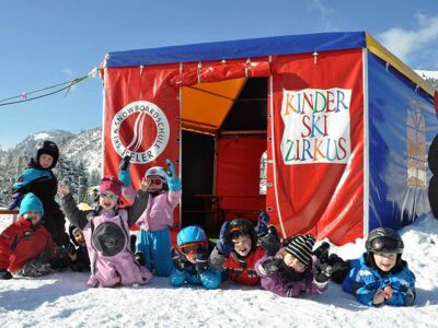 Kinder Ski Circus